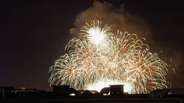 istock Feu d'artifice du 14 Juillet 1727445866