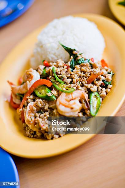 Grundiert Einer Würzigen Thaihuhn Stockfoto und mehr Bilder von Angebraten - Angebraten, Asiatische Kultur, Basilikum