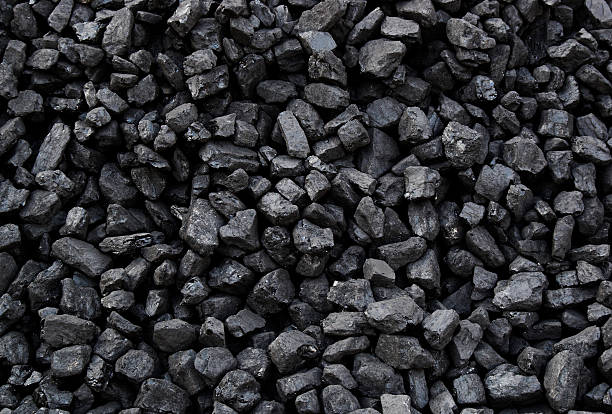 черный уголь - бурый уголь стоковые фото и изображения