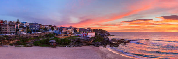 istock Tamarama Beach at sunrise 1727466372