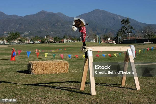 Holz Horse Stockfoto und mehr Bilder von Hindernisparcours - Hindernisparcours, Sägebock, Agrarland