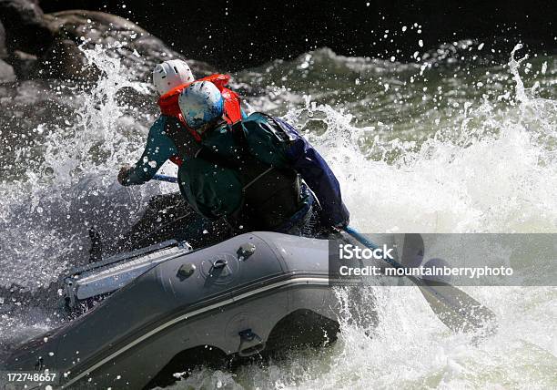 Foto de Canoagem Em Corredeiras e mais fotos de stock de Andar de Chalana - Andar de Chalana, Atividade Recreativa, Atividades ao Ar Livre