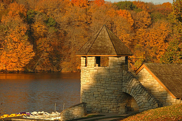 wpa bootshaus, maquoketa river, iowa - wpa stock-fotos und bilder