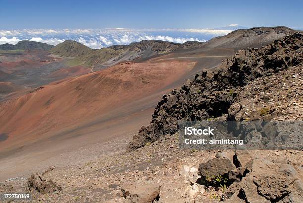 No Topo Do Parque Nacional De Haleakala - Fotografias de stock e mais imagens de Ao Ar Livre - Ao Ar Livre, Aventura, Cratera Vulcânica