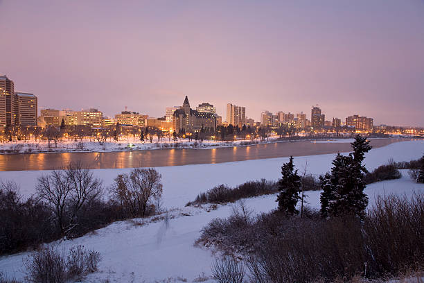 정정당당 브룩할로우 야간에만 - south saskatchewan river 뉴스 사진 이미지