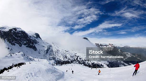 Foto de De Esqui e mais fotos de stock de Carinthia - Carinthia, Esqui - Equipamento esportivo, Esqui - Esqui e snowboard