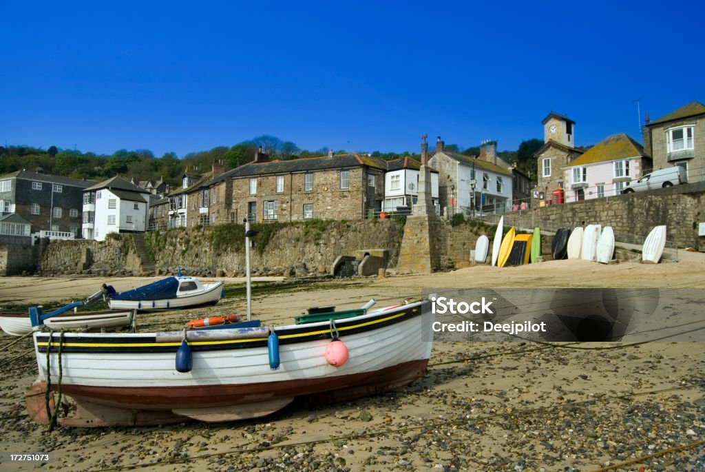 Boote am Strand, im Mousehole Fischerdorf. - Lizenzfrei Cornwall - England Stock-Foto