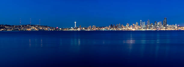 istock Panoramic View of the Seattle Skyline at Twilight (XXXL) 172751171