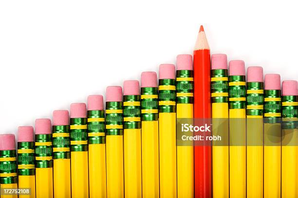 이 리더는 연필에 대한 스톡 사진 및 기타 이미지 - 연필, 노랑, 리더십