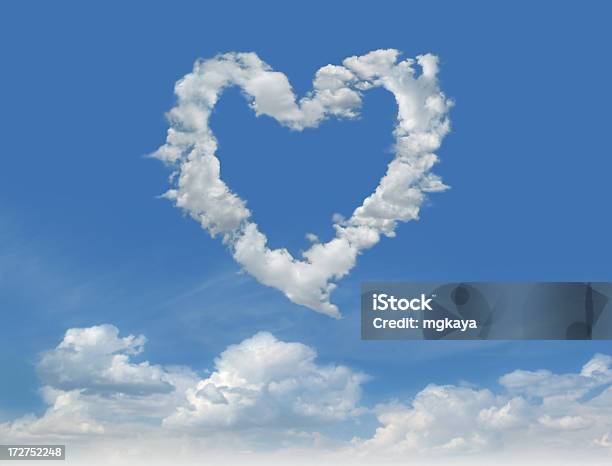 Foto de Nuvens De Amor 2 e mais fotos de stock de Nuvem - Nuvem, Símbolo do Coração, Amor