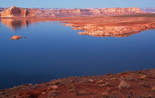 istock Lake Powell at Sunset 172752823