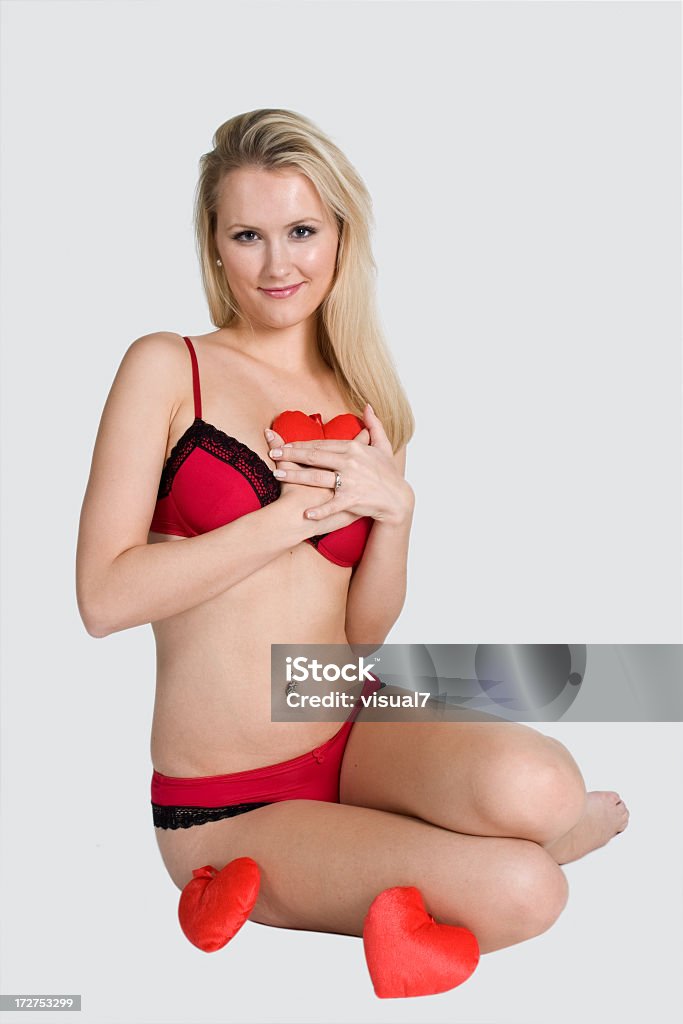 San Valentino cuore rosso lingerie - Foto stock royalty-free di Colore nero