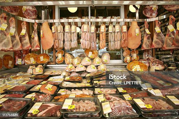 Los Carniceros Almacenar Frontal Foto de stock y más banco de imágenes de Alimento - Alimento, Carne, Carnicero