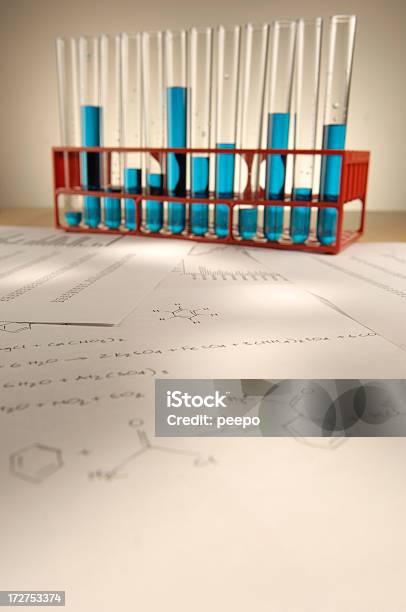 Foto de Proveta Série e mais fotos de stock de Aula de Química - Aula de Química, Azul, Biotecnologia