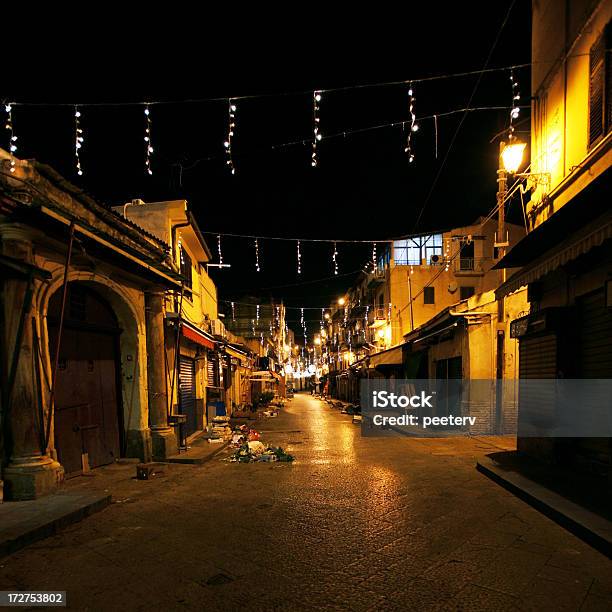 Strada Scuro - Fotografie stock e altre immagini di Antigienico - Antigienico, Attrezzatura per illuminazione, Automobile