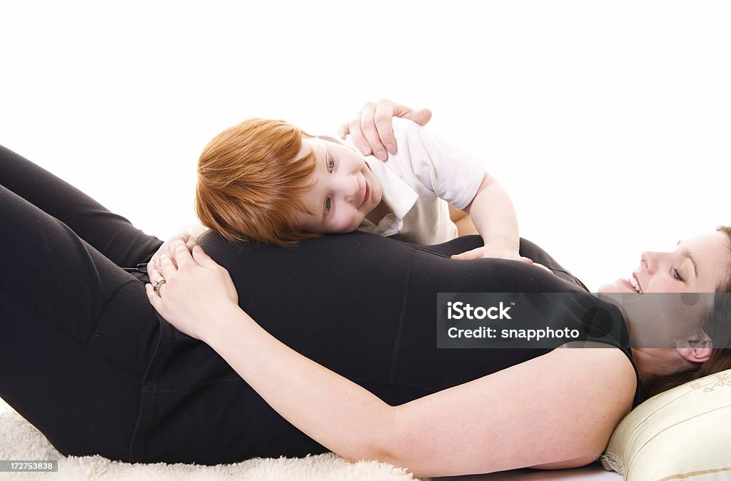 妊娠中の母親と息子 - 妊娠のロイヤリティフリーストックフォト