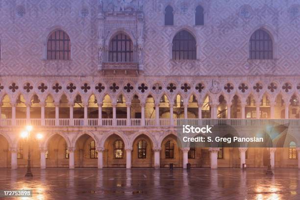 Dogenpalast Stockfoto und mehr Bilder von Architektonische Säule - Architektonische Säule, Architektur, Außenaufnahme von Gebäuden