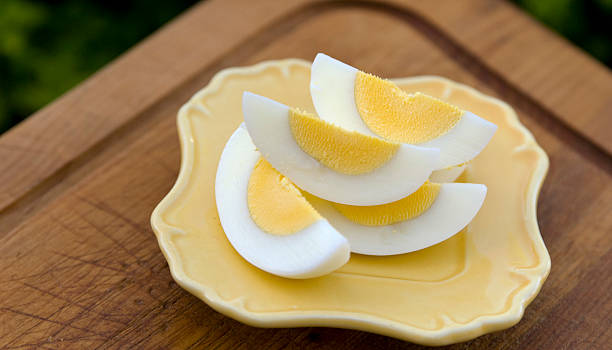 단단함 보일드 에그스, 건강에 좋은 스낵 음식 - sandwich breakfast boiled egg close up 뉴스 사진 이미지