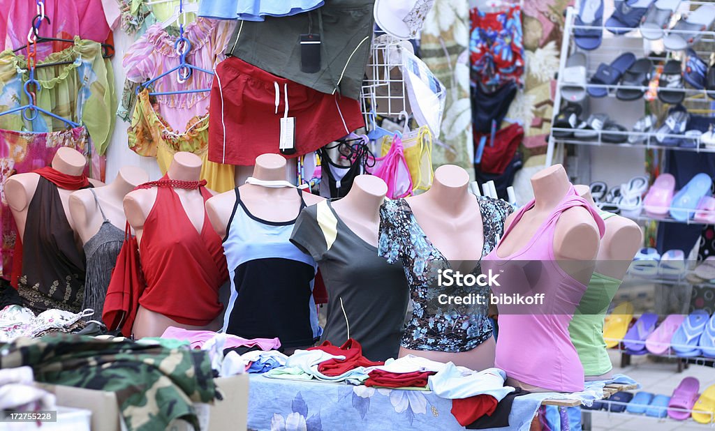 Street vestiti mercato - Foto stock royalty-free di Abbigliamento