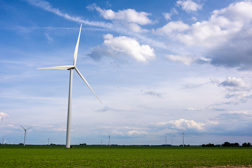 Great American plains with extension of wind turbines\nIllinois - United States - 2022