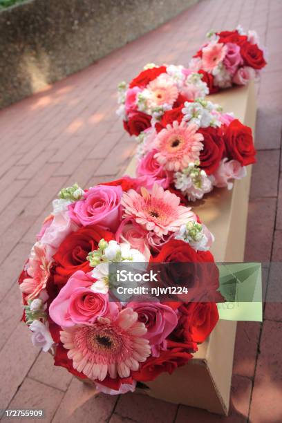 Ramos En Espera Foto de stock y más banco de imágenes de Arreglo floral - Arreglo floral, Boda, Buqué