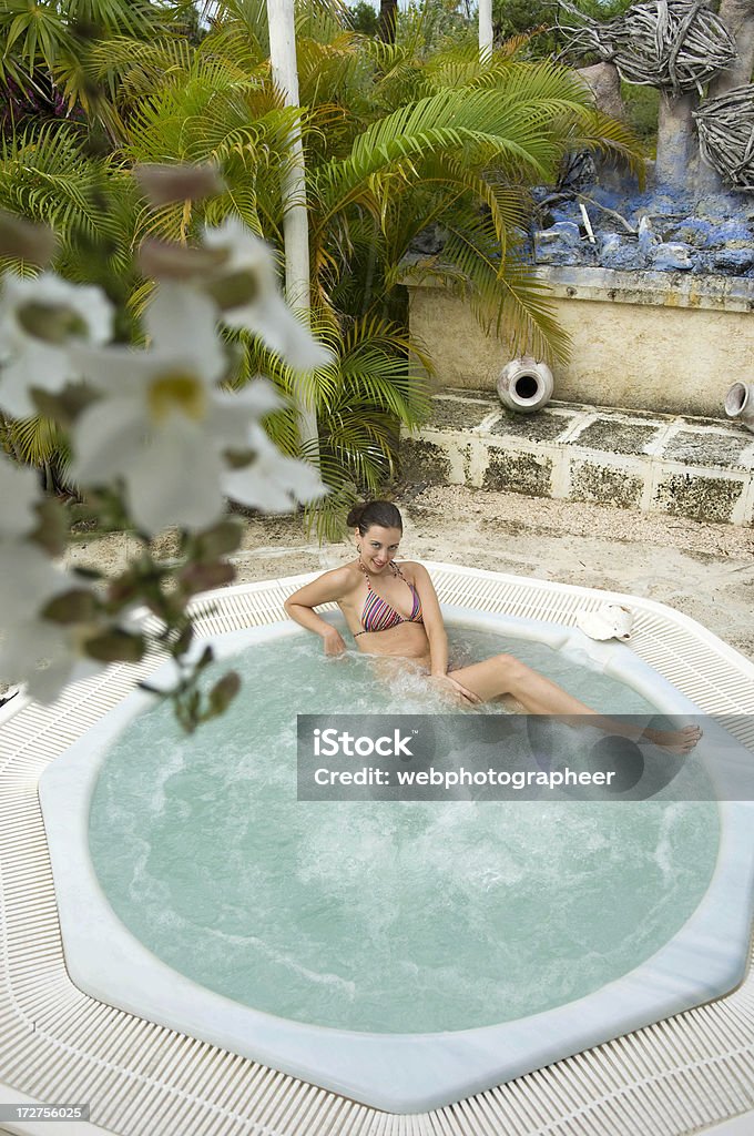 Entspannen Sie in der hot tub - Lizenzfrei Ansicht aus erhöhter Perspektive Stock-Foto