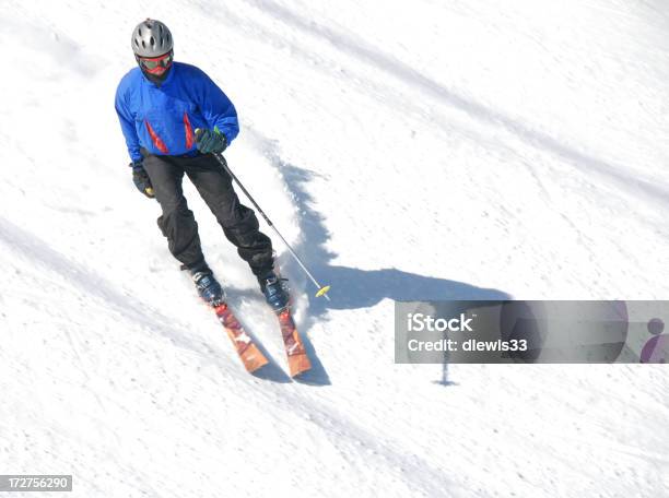 Snowskier - Fotografie stock e altre immagini di Sci - Attrezzatura sportiva - Sci - Attrezzatura sportiva, Sci - Sci e snowboard, Snello