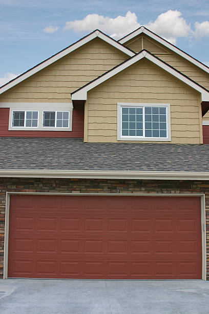istock Garage Door and Windows 172756304
