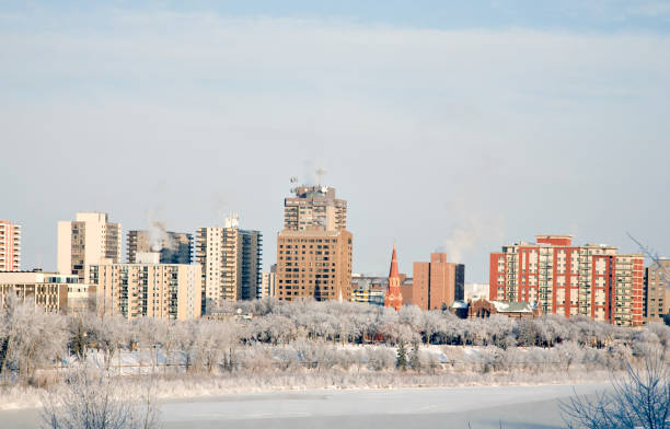 istock Saskatoon Skyline on Frosty Winter Morning 172756967