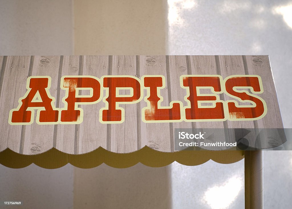 Äpfel Schild eines Obststandes im Farmer's Market - Lizenzfrei Altertümlich Stock-Foto