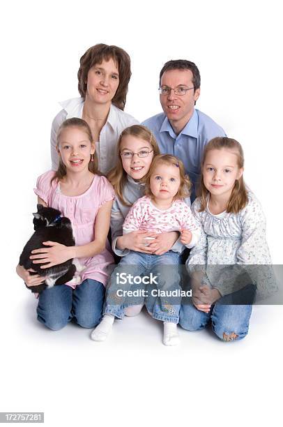 Família Com Quatro Meninas - Fotografias de stock e mais imagens de Estilo de Vida - Estilo de Vida, Família, Figura para recortar