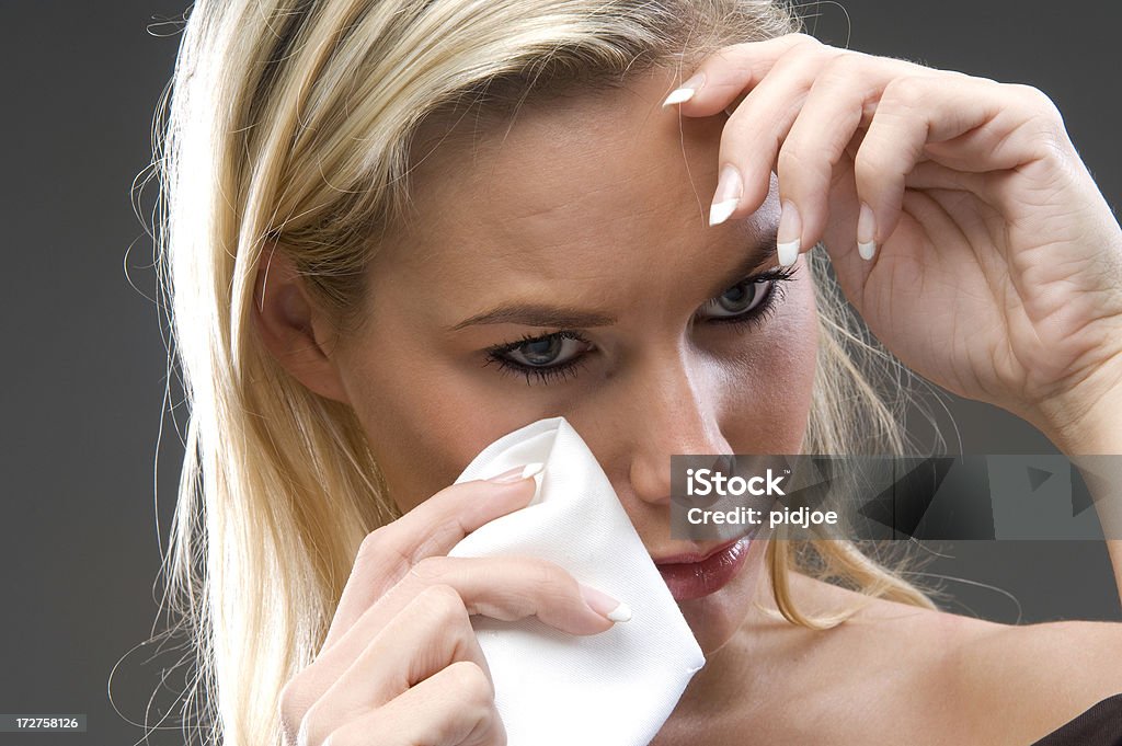 Mujer rubia llorando - Foto de stock de Adulto libre de derechos