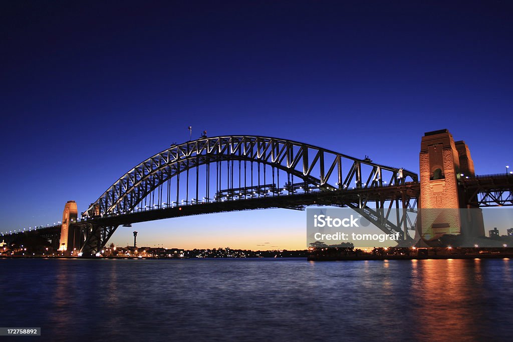 Sydney Harbour Bridge na Zmierzch - Zbiór zdjęć royalty-free (Architektura)