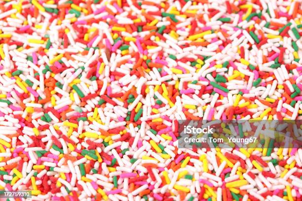 Foto de Chocolate Granulado e mais fotos de stock de Amarelo - Amarelo, Branco, Cobertura para sobremesa