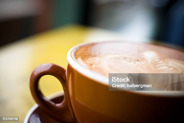 Cappuccino Ou Café Latte - Fotografias de stock e mais imagens de Café - Bebida - Café - Bebida, Café - Edifício de Restauração, Café latte
