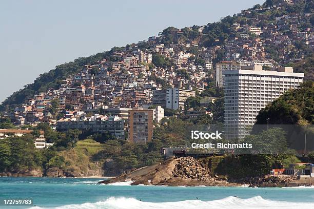 Foto de Rio De Janeiro Favela e mais fotos de stock de América do Sul - América do Sul, Arquitetura, Brasil