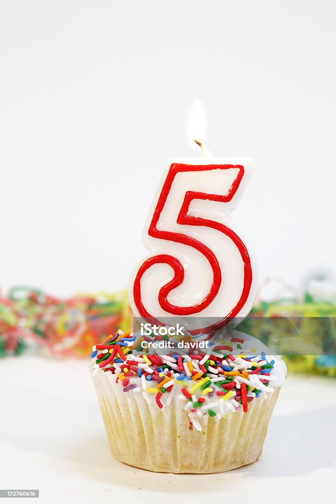 Nummer 5 Party-Kuchen - Lizenzfrei Cupcake Stock-Foto