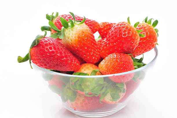 Schale mit Erdbeeren – Foto