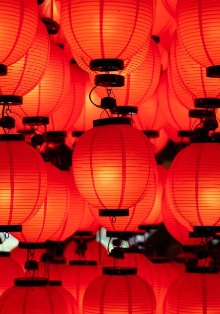 красный фонарь - celebration event abundance lantern traditional festival стоковые фото и изображения