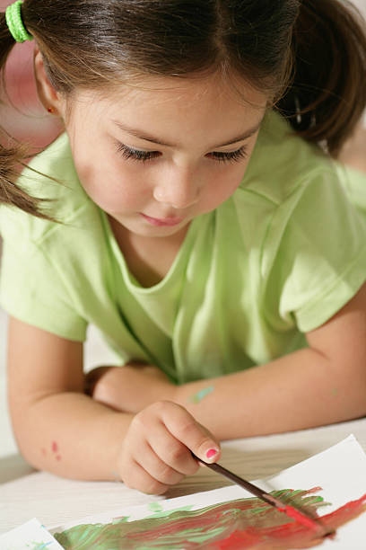 istock painting girl 172762725