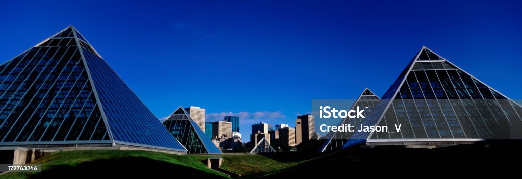 Edmonton Skyline com céu azul - Royalty-free Edmonton Foto de stock