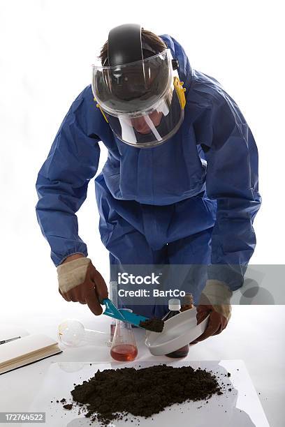 Odzież Ochronna W Podręczniku Pracownika - zdjęcia stockowe i więcej obrazów Azbest - Azbest, Bakteria, Bezpieczeństwo