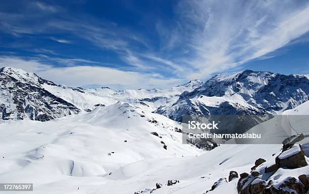 Invierno En Los Alpes Foto de stock y más banco de imágenes de Actividad al aire libre - Actividad al aire libre, Actividad después de esquiar, Actividades recreativas