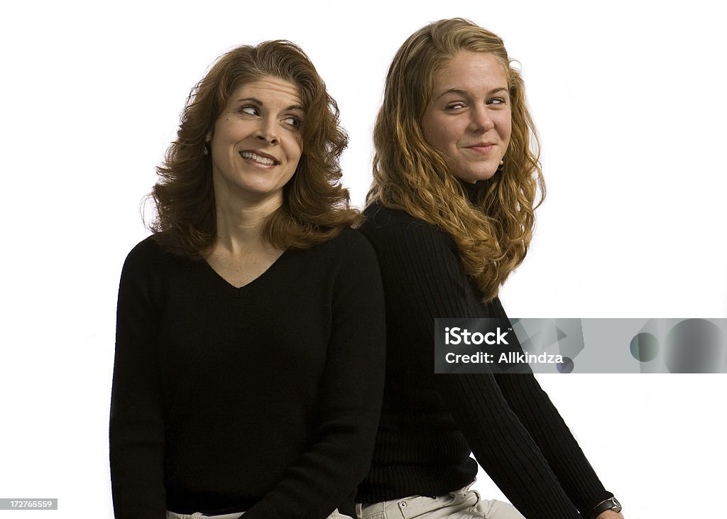 Мама и дочь в сплошной черный - Стоко�вые фото Женщины роялти-фри