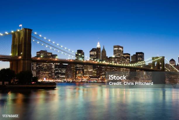 Nueva Yorkpuente De Brooklyn Y Manhattan Inferior Foto de stock y más banco de imágenes de Agua - Agua, Aire libre, Anochecer