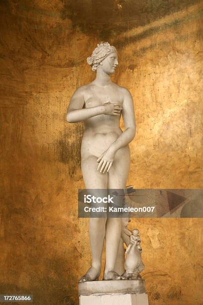 Roman Scultura Nudo Di Donna - Fotografie stock e altre immagini di Statua - Statua, Sensualità, Nudo
