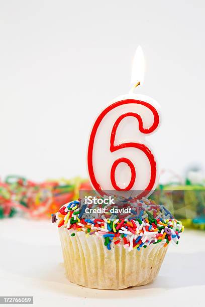 Zahl 6 Partykuchen Stockfoto und mehr Bilder von Backen - Backen, Cupcake, Feiern
