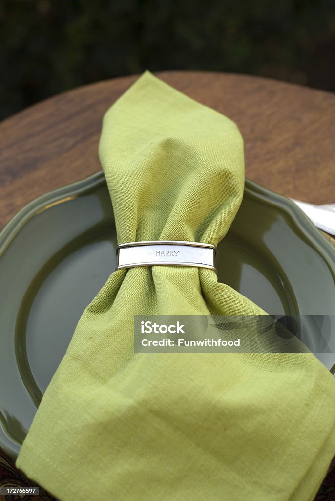 Green Serviette & Teller: Weihnachten und Thanksgiving Tabelle Gedeck - Lizenzfrei Alt Stock-Foto