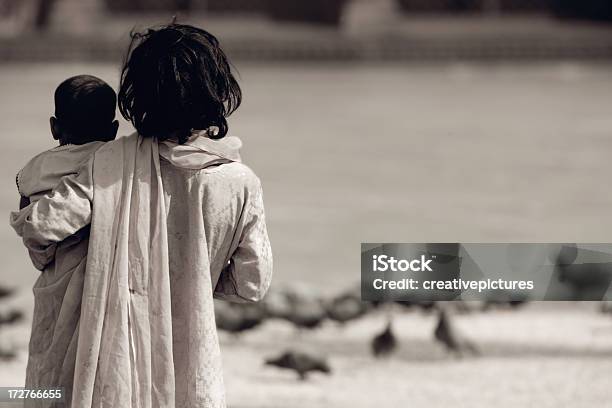 Потерянное В Времени — стоковые фотографии и другие картинки Ребёнок - Ребёнок, Трущоба, Индия
