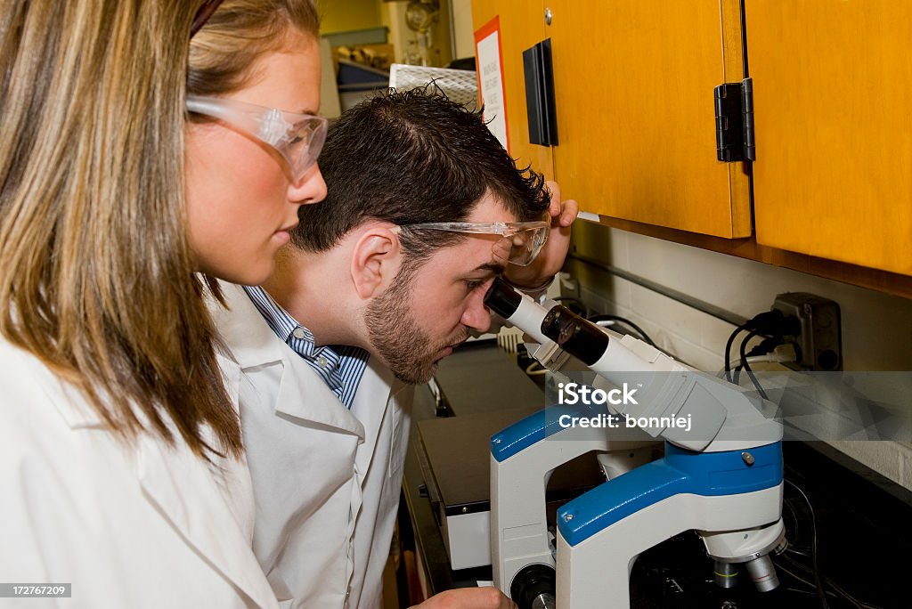 Laboratorio di scienze - Foto stock royalty-free di Adulto